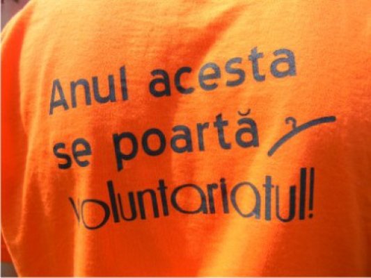 Tinerii din România salută adoptarea legii voluntariatului